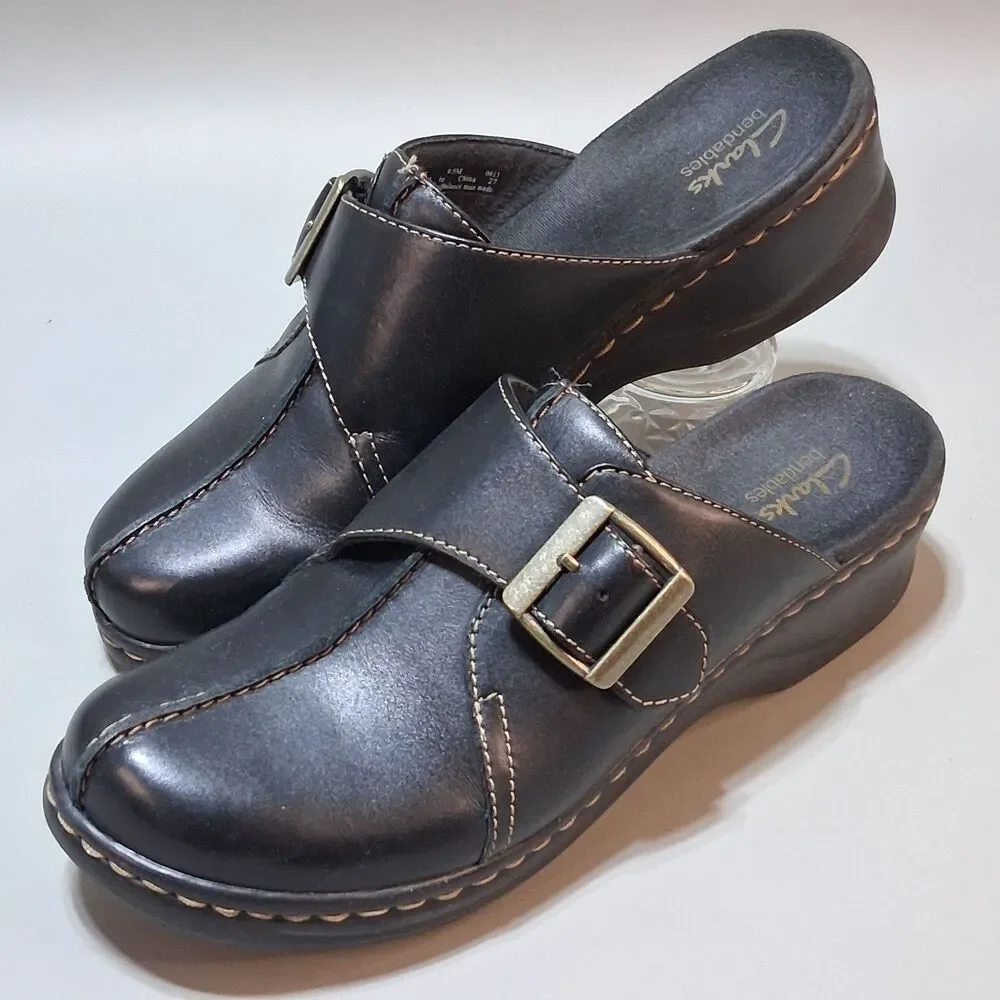 Clarks Bendables Black Leather Clogs Mules Buckle Comfort Shoes Womens Size 9.5M